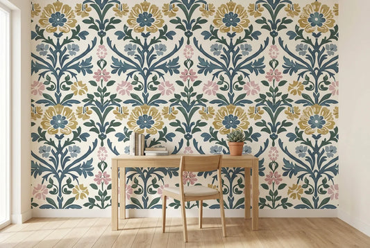 Papel tapiz Damasco Heritage instalado en un espacio de trabajo en casa
