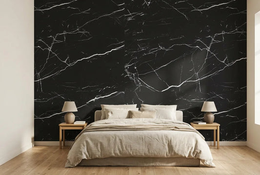 Papel tapiz Mármol Marquina instalado en un dormitorio sereno
