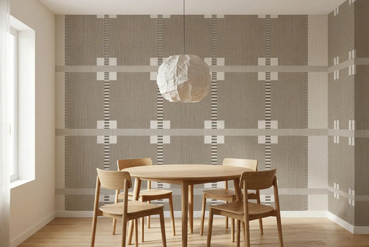 Papel tapiz Telar Greige instalado en un comedor luminoso