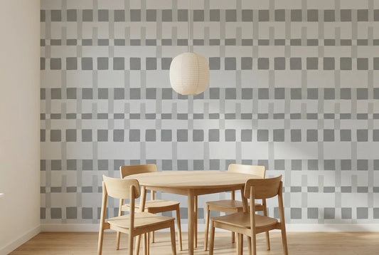 Papel tapiz Trama Gris Empapelados y Patrones instalado en un comedor luminoso