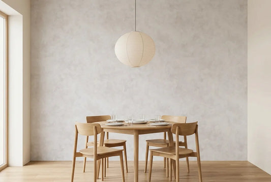 Papel tapiz Alisado Gris instalado en un comedor luminoso