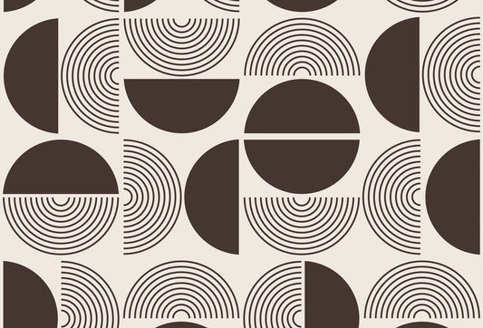 Papel tapiz con patrón geométrico retro de arcos concéntricos y semicírculos en marrón y crema.