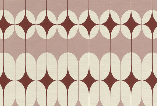 Papel tapiz con patrón geométrico de arcos crema y estrellas terracota sobre fondo rosa empolvado.
