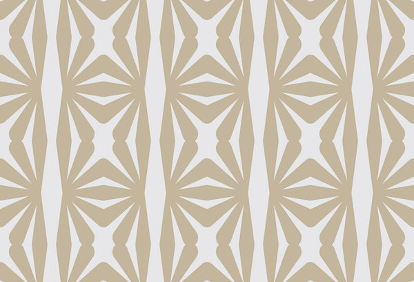 Papel tapiz con patrón geométrico retro de destellos y rombos en tono beige arena sobre fondo blanco hueso.