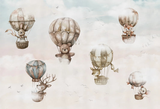 Papel tapiz mural infantil con tiernos animales del bosque en globos aerostáticos en acuarela beige.