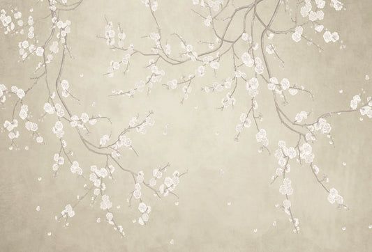 Papel tapiz con ramas de cerezo en flor sobre fondo beige vintage con textura suave para pared.
