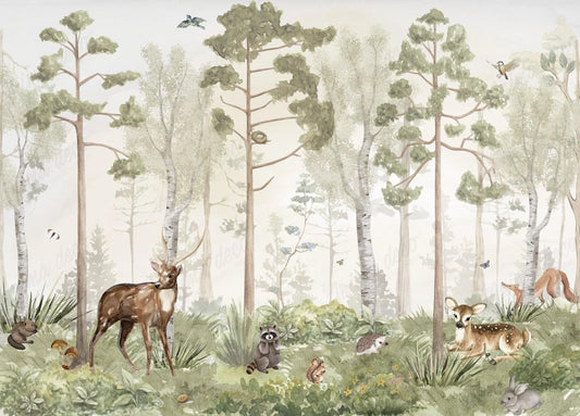 Papel tapiz mural infantil con bosque en acuarela, ciervos, mapache y conejos en tonos verde salvia y beige.