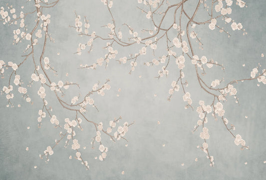 Papel tapiz con ramas de flores de cerezo blancas sobre fondo gris azulado difuminado estilo acuarela oriental.