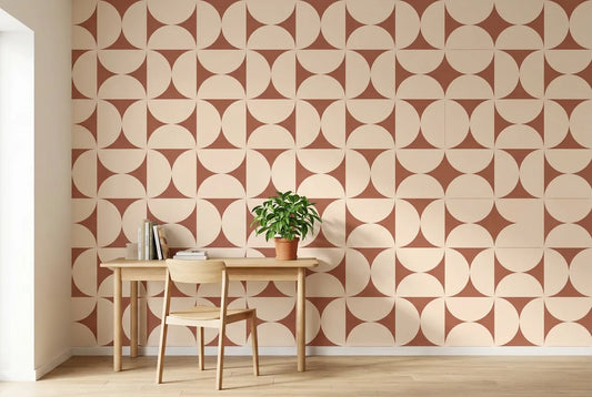 Papel tapiz Curvas Terracota instalado en un espacio de trabajo en casa