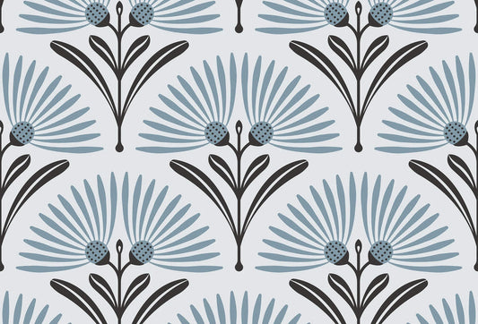 Papel tapiz de patrón floral estilizado en tonos azul grisáceo y carbón sobre fondo claro para pared.
