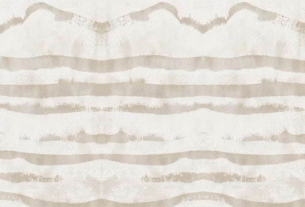 Papel tapiz con franjas abstractas y onduladas en tonos beige y arena estilo acuarela minimalista.