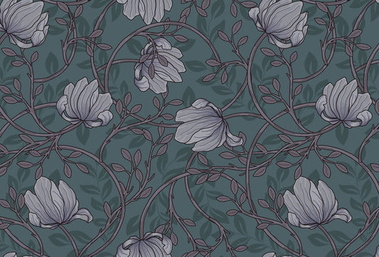 Papel tapiz con patrón botánico de enredaderas y flores en tono lila sobre fondo verde petróleo oscuro.