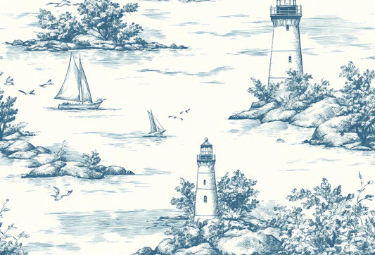 Papel tapiz estilo Toile de Jouy con grabado azul de faros, veleros en el mar y costas rocosas sobre fondo claro.