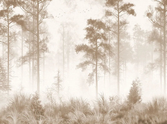 Papel tapiz mural con diseño de bosque de pinos cubierto de neblina en tonos sepia y beige suaves.