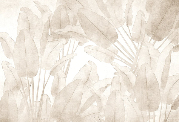 Papel tapiz mural botánico Fylla con hojas tropicales en tonos neutros beige y arena.