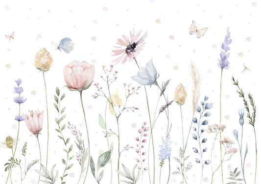 Papel tapiz mural con flores silvestres y mariposas en acuarela en tonos rosa pastel, lavanda y celeste sobre fondo blanco.