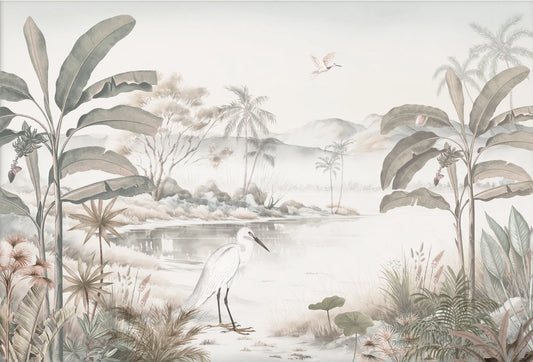 Papel tapiz mural con paisaje tropical de laguna, garza blanca, palmeras y plataneros en tonos salvia y beige