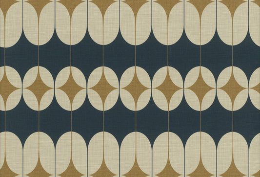 Papel tapiz con patrón geométrico retro en tonos azul marino, ocre y beige con textura de lino.