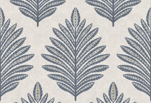 Papel tapiz con patrón botánico de hojas estilizadas en azul índigo sobre fondo beige texturizado.