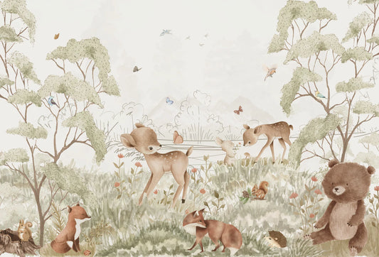 Papel tapiz infantil en acuarela con ciervos, zorros y un oso en un bosque de tonos verde salvia y beige.