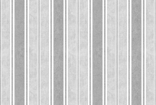 Papel tapiz con patrón de rayas verticales en tonos grises y blancos con sutil textura de lino para decoración.