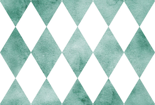 Papel tapiz con patrón geométrico de rombos arlequín en acuarela verde jade y blanco.