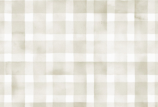 Papel tapiz con patrón de cuadros estilo vichy en tonos beige y lino con suave efecto de acuarela.