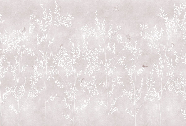 Papel tapiz con delicadas ramas blancas y aves sobre fondo texturizado beige arena para pared de dormitorio