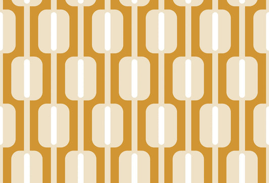 Papel tapiz de estilo retro mid-century con patrón geométrico de formas redondeadas en color mostaza, crema y blanco.