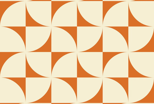 Papel tapiz con patrón geométrico retro de arcos en tonos terracota y crema para decoración de interiores.