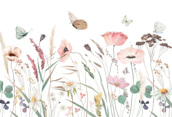 Papel tapiz mural botánico estilo acuarela con flores silvestres rosadas y mariposas sobre fondo blanco.