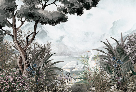 Papel tapiz mural con paisaje de garzas en la orilla de un lago entre montañas y vegetación botánica.