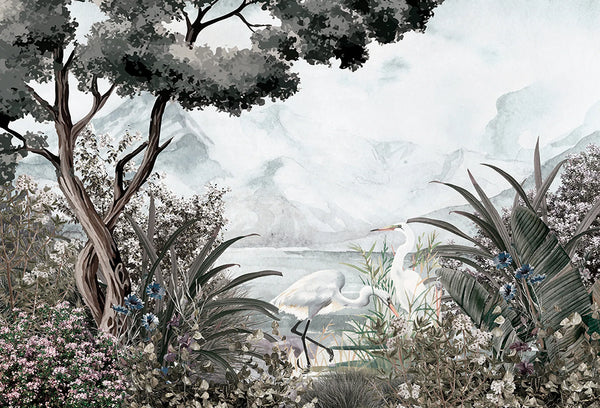 Papel tapiz mural con paisaje de garzas en la orilla de un lago entre montañas y vegetación botánica.