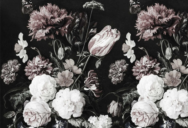 Papel tapiz con tulipanes, rosas blancas y peonías clásicas sobre fondo negro profundo